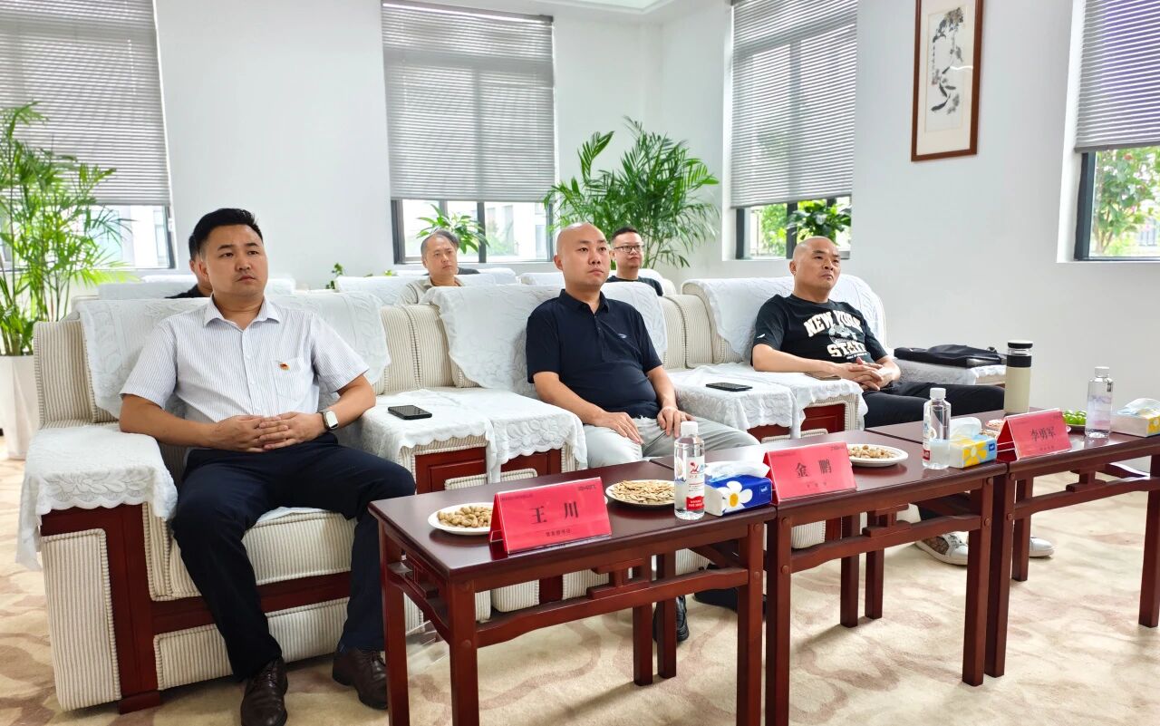 艾斯玛特科技观阅兵：铭记峥嵘岁月，共筑强国